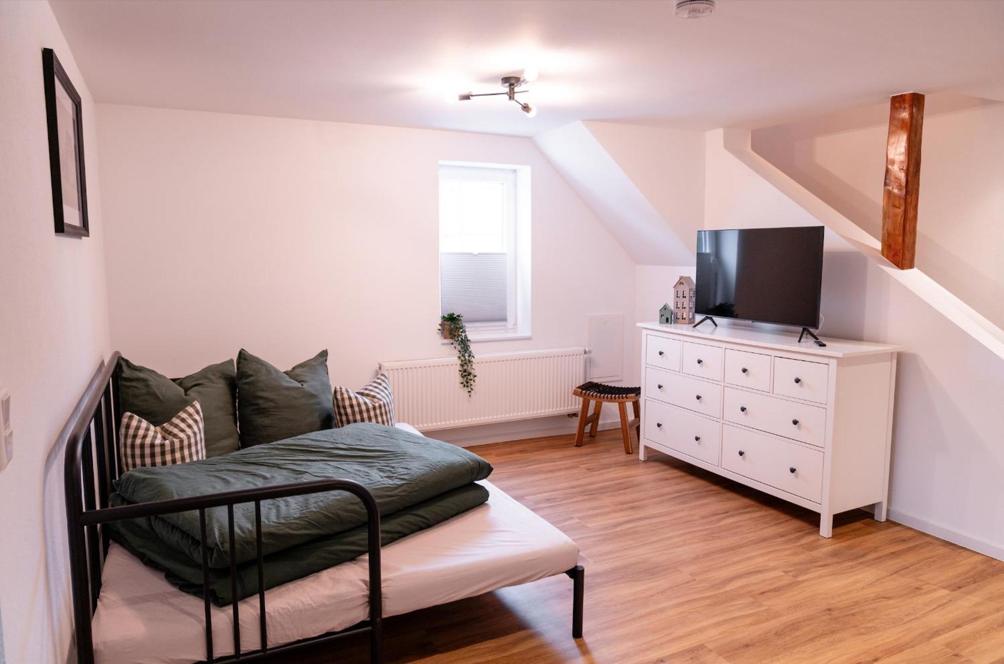 Zentrale Maisonette-wohnung In Tbb Apartment